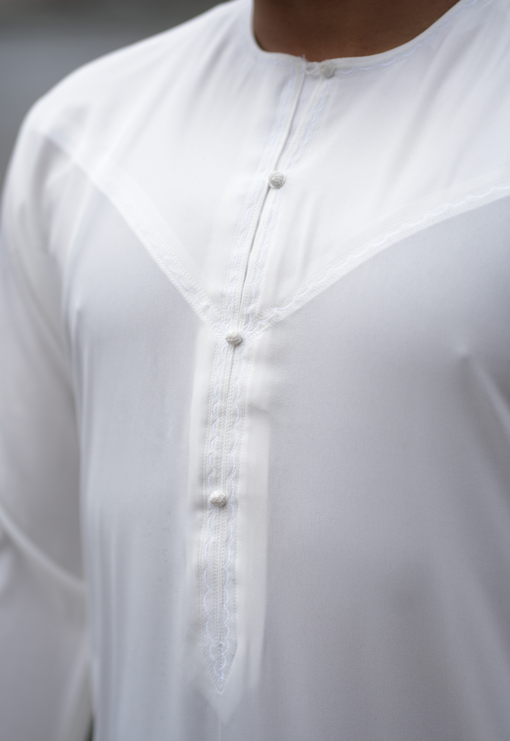 Pearl White Emirati Thobe