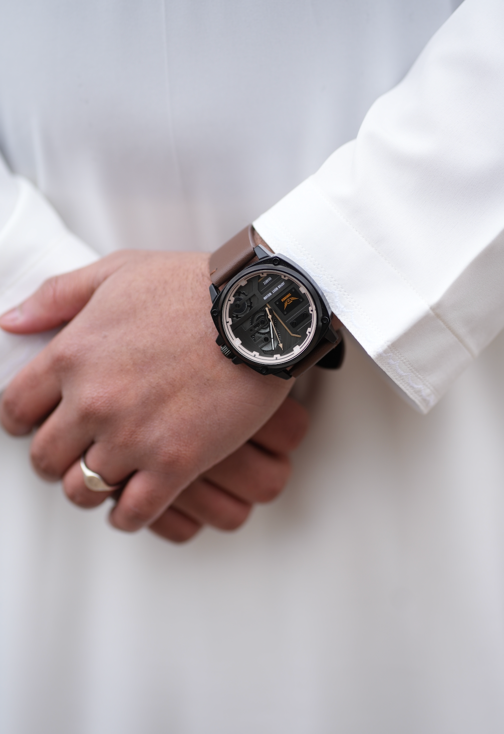 Pearl White Emirati Thobe