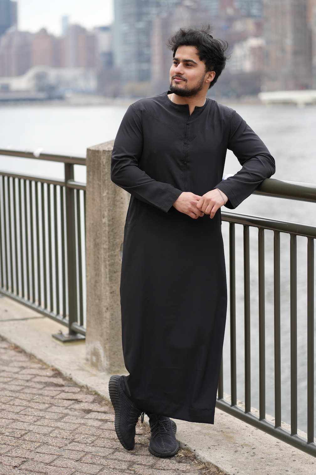Black Emirati Thobe